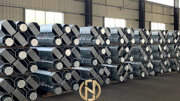 Najnowsze blogi firmy Do czego służą metalowe słupy energetyczne?