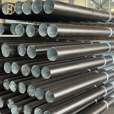 kupować Ocynkowany ogniowo słup stalowy Q355 z zwężeniem, 6m 9m 12m, stopniowany słup energetyczny do oświetlenia ulicznego i przesyłu energii online manufacture