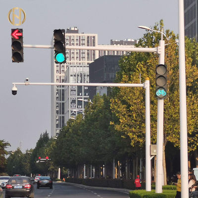 kupować Octagonal Galvanized Traffic Light Pole 6M With 14M Cantilever L Type online manufacture